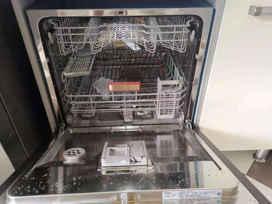 东芝(TOSHIBA) 洗碗机家用全自动 13套大容量嵌入式洗碗机 双重烘干除菌消毒保鲜储存 海外同款 DWA3-1323