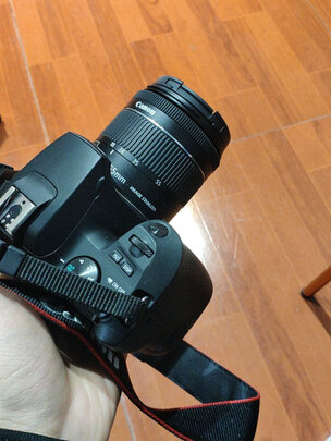 佳能（Canon）EOS 200D II 200D2 迷你单反相机 18-55标准变焦镜头套装 黑色（ 约2410万像素/4K短片）