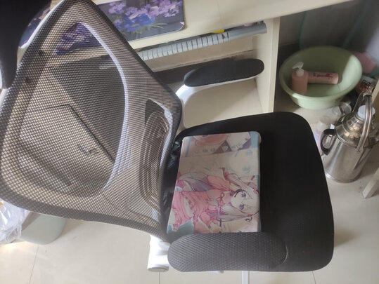 电脑椅