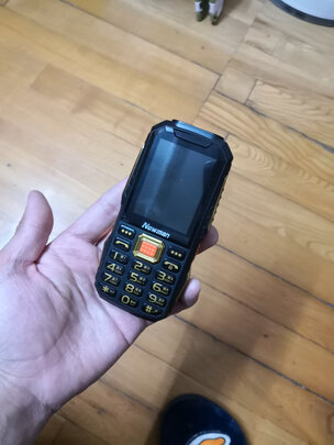 纽曼老人手机后盖怎么打开