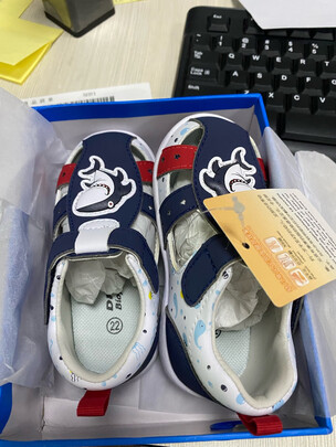 儿童凉鞋