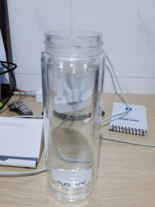 玻璃杯