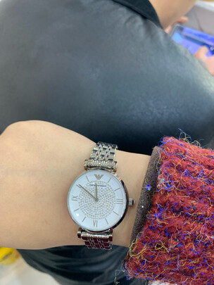 手表|外观展示阿玛尼满天星手表好不好用？讲讲体验真相？