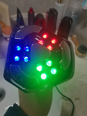 宙斯美容仪器|外观展示宙斯美容仪器真实使用感受？真心是没有效果啊？