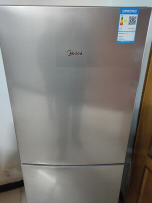 %title插图%num 美的(Midea)冰箱176升 双门两门小型家用低耗保鲜节能低音电冰箱BCD-176M 星际银