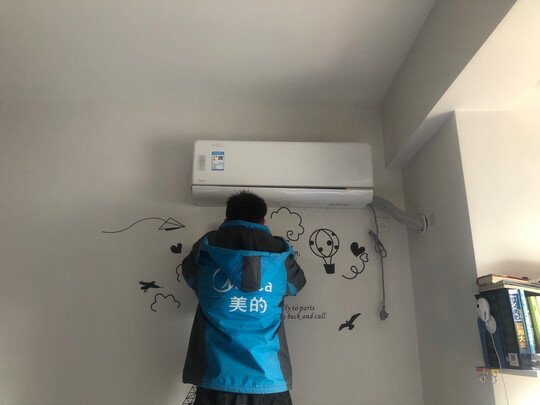 空调|美的焕新风和旋耀哪个好？原来优缺点区别有这么多？