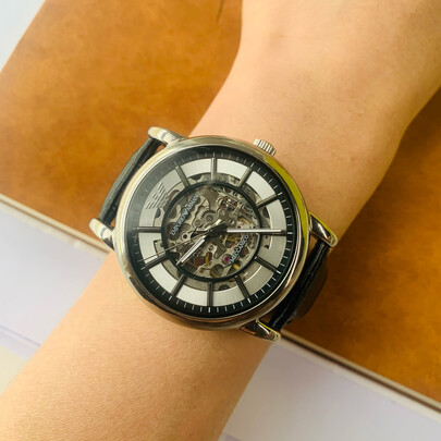 安普里奥·阿玛尼AR1981手表|客观评价安普里奥·阿玛尼AR1981手表怎么样？上手三周说真相