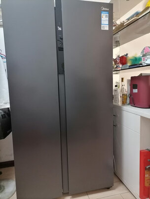 %title插图%num 美的(Midea)550升变频一级能效对开双门大容量存储家用冰箱智能家电风冷无霜BCD-550WKPZM(E)纤薄机身