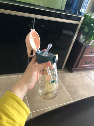 吸管水杯