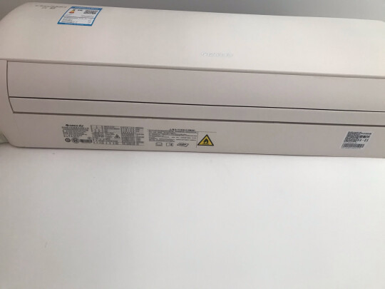 格力KFR-35GW/NhAe1BG对比格力KFR-26GW/NhDzB3哪款好点？哪款耗电比较省电？哪个操作便捷？