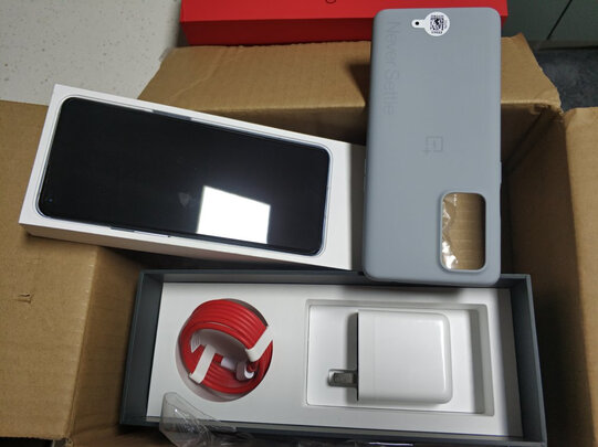 一加 OnePlus 9 Pro 5G旗舰2K+120Hz 柔性屏12GB+256GB 绿洲 骁龙888 65W快充 哈苏专业模式 超广角拍照手机