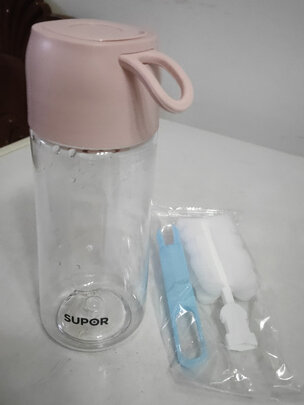 运动水杯