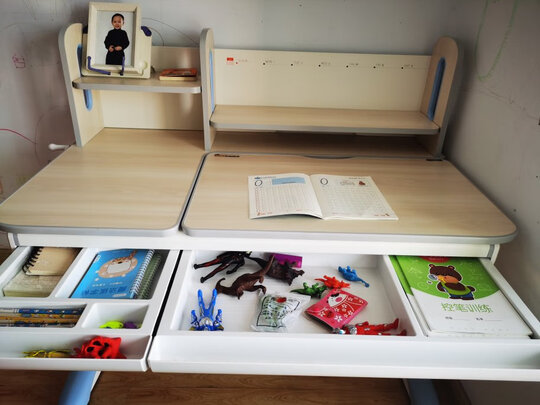 七色花学习桌全方位测评揭晓真相,优缺点内幕透露! 七色花学习桌全方位测评揭晓真相,优缺点内幕透露!