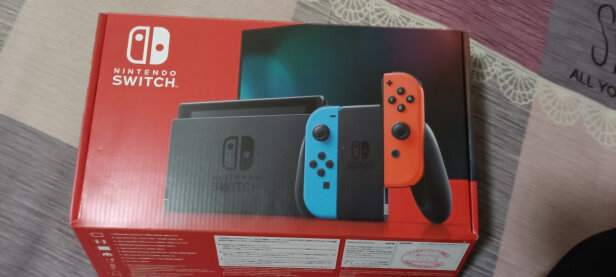 任天堂Switch NS 长续航版跟Nintendo SwitchHAD-S-KAAGA有区别吗，哪款游戏更加多？哪个反应灵敏 