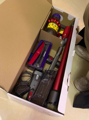 Dyson戴森吸尘器V10|客观评价Dyson戴森吸尘器V10 Fluffy怎么样？上手三周说真相