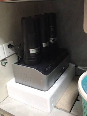 净水器|【电商快报】安吉尔和小米净水器哪个好？评测细节区别大不大