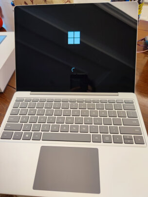 微软Surface Laptop Go到底怎么样？性能够不够强？运行超快吗 