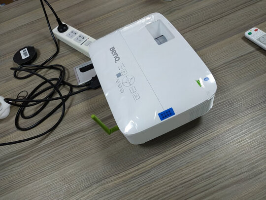 明基E320是哪里生产的，值吗