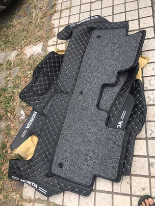 汽车脚垫