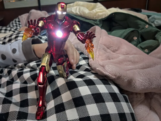 钢铁侠手办
