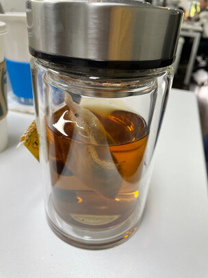 玻璃杯