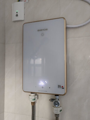 %title插图%num 格林姆斯(GLEMOS)即热式电热水器 快速变频恒温家用小型过水热扁桶超薄速热洗澡淋浴器 WZL9-75优雅黑(安装需4平方电线)