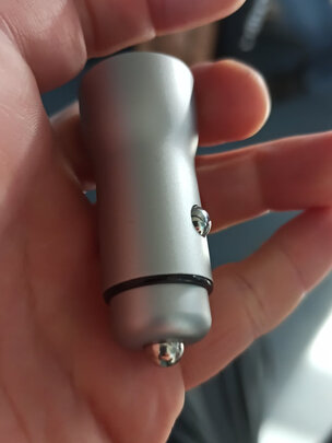 车载充电器