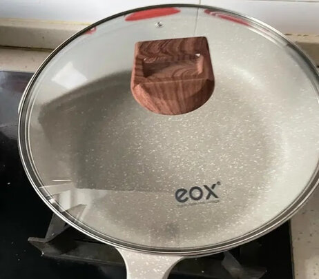 麦饭石不粘锅