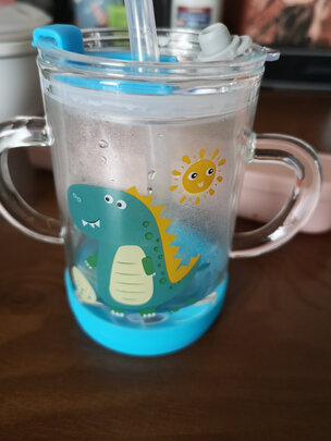 玻璃杯