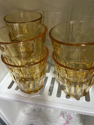 玻璃水杯