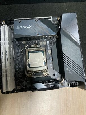 技嘉Z590I AORUS ULTRA好不好？稳定性够好吗，高端大气吗？