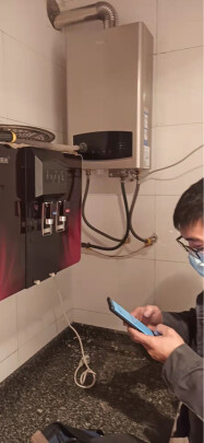 %title插图%num 海尔(Haier)燃气热水器燃气 恒温天然气 即热强排式 三档变升洗澡 家用厨房洗漱 精准控温TM3 13升【一厨两卫】
