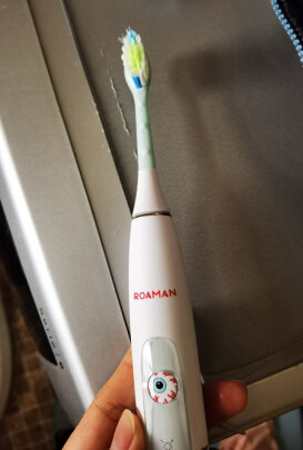 %title插图%num 罗曼(ROAMAN)电动牙刷成人情侣套装男女智能声波电动牙刷 刷牙洁面二合一 T10北欧蓝