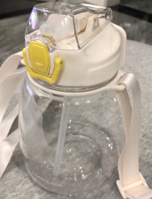 运动水杯