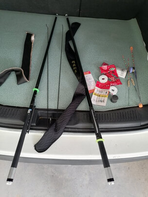 赤海龙纹鲤台钓竿