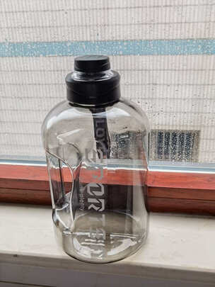 运动水杯