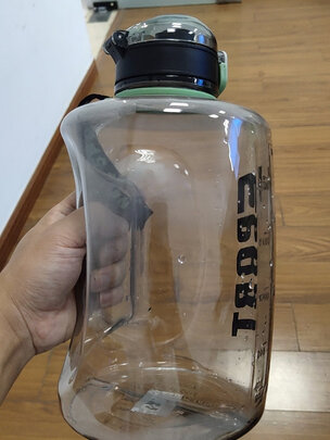 吸管水杯