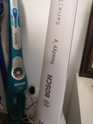 博世BCH220W2CN吸尘器|看完不迷路：博世吸尘器怎么样？哪款比较好用？
