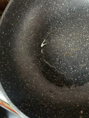 麦饭石不粘锅