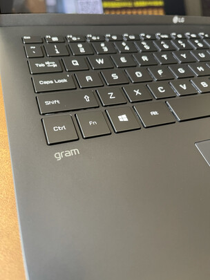 LG|外观展示LG gram 2021款笔记本电脑怎么样多少人不看这被坑了？