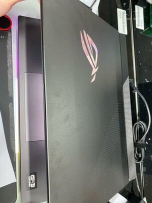 ROG魔霸5游戏本|知乎评测：rog魔霸新锐和y7000p哪个好？优缺点区别是啥？