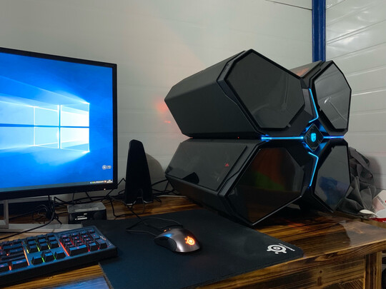 武极旗舰i99900k华硕RTX2080Ti猛禽怎么样?这主机为何这么贵?