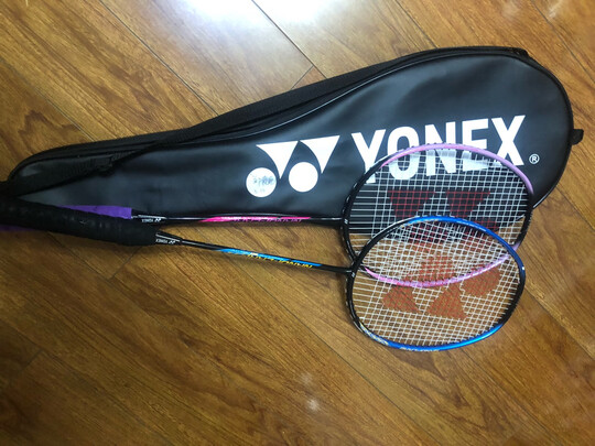三,李宁(li-ning)娱乐型羽拍羽毛球拍网友对比评测