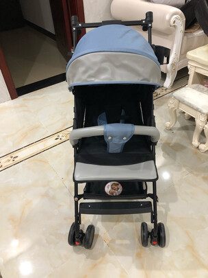 婴儿推车