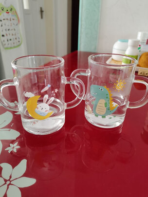 玻璃杯