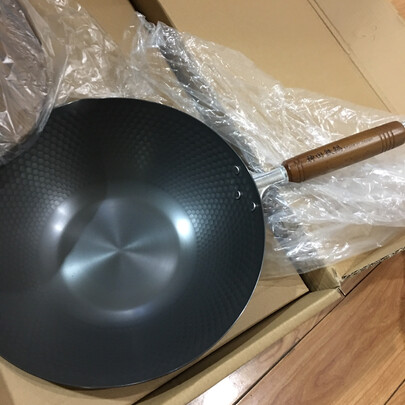 对比区别下堺刀司铁锅和神田铁锅哪个好？评测比较哪款好？