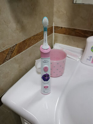 三,欧乐bd100kid电动牙刷网友对比评测