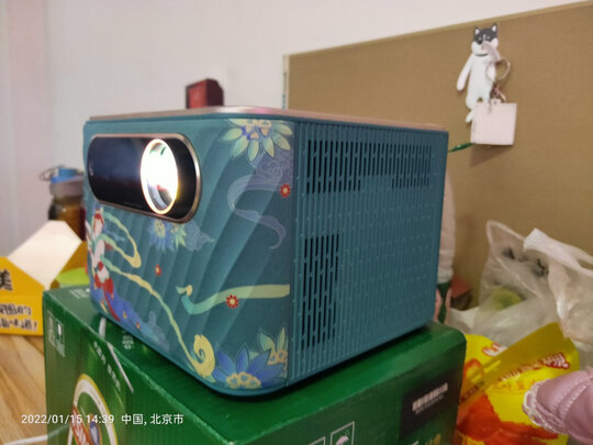 联想(Lenovo) T500敦煌定制版 投影仪家用 投影机 家庭影院（自动对焦梯形校正 1400ANSI 1080P分辨率）