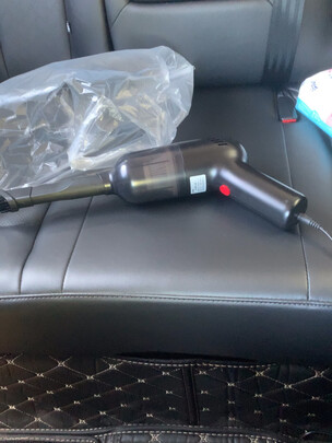车载吸尘器