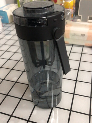 运动水杯